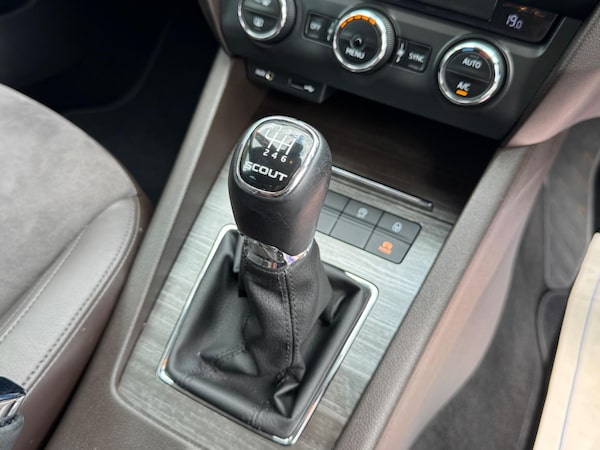 Used Skoda Octavia 2015 for sale - 76283840: Photo 28