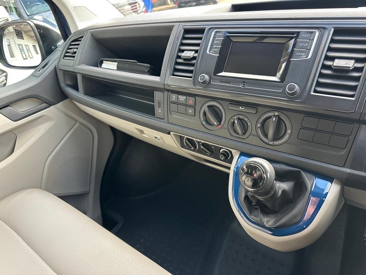 Used Volkswagen Transporter Shuttle 2016 for sale - 77598060: Photo 13