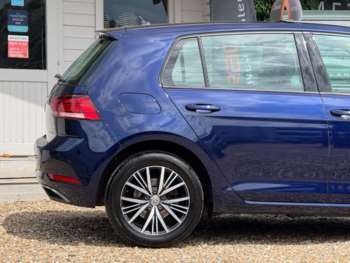 Used Volkswagen Golf 2018 for sale - 74810536: Photo