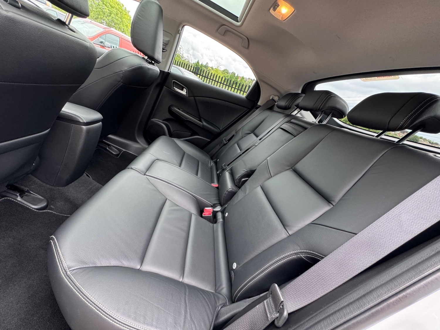 Used Honda Civic 2014 for sale - 76592929: Photo 17