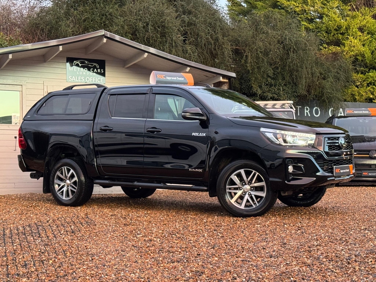 Used Toyota Hilux 2020 for sale - 76823648: Photo 2