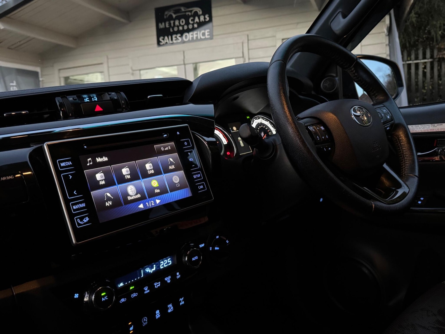 Used Toyota Hilux 2020 for sale - 76823648: Photo 20