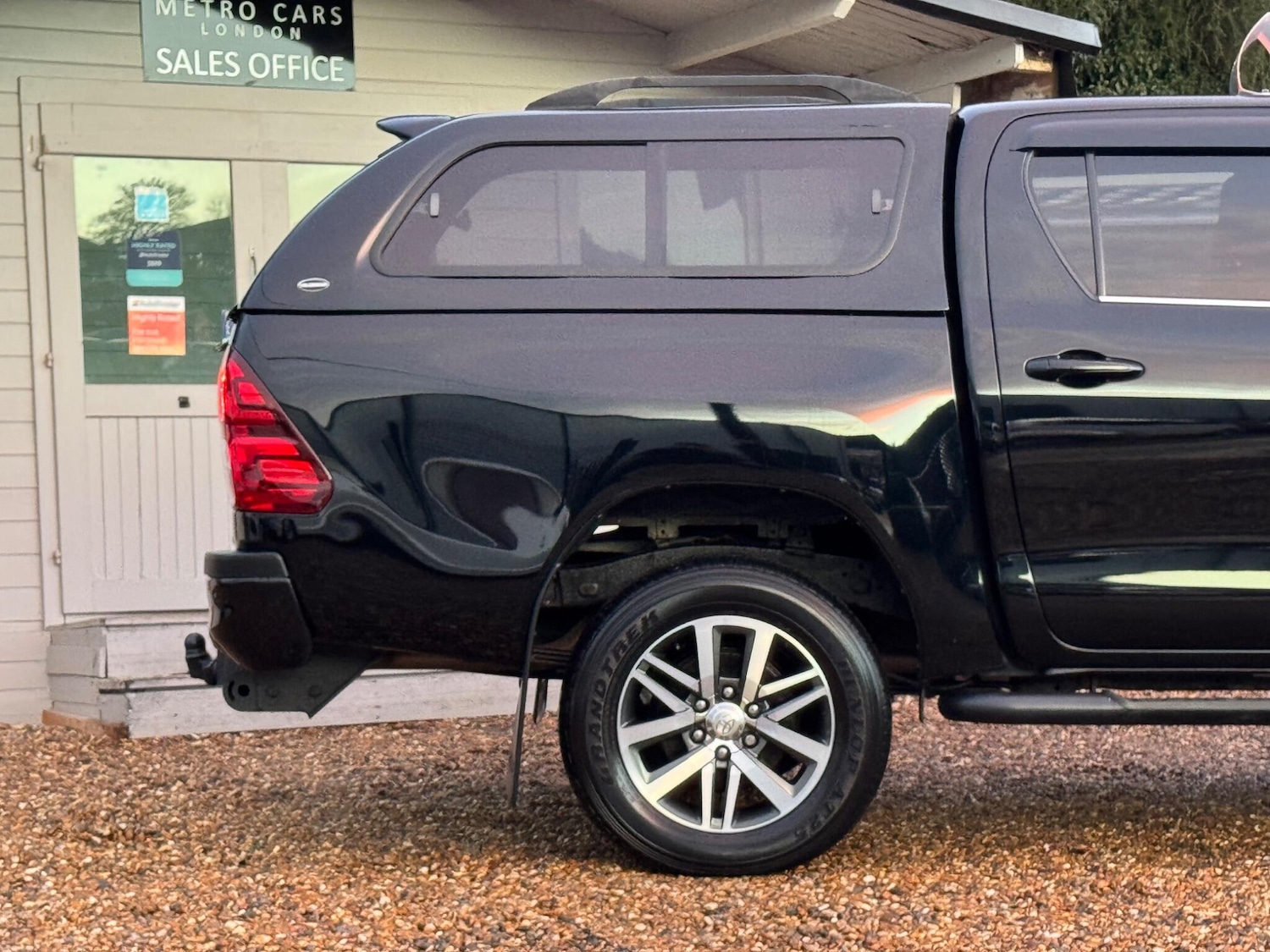 Used Toyota Hilux 2020 for sale - 76823648: Photo 6