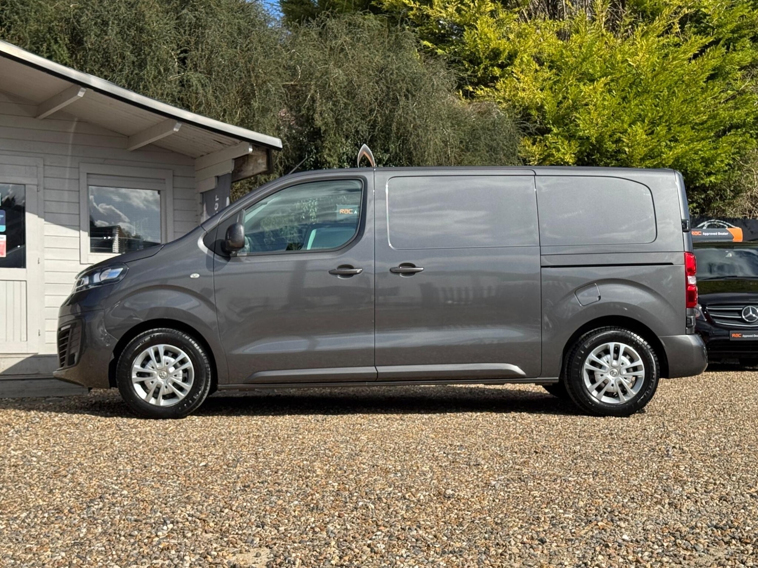 Used Vauxhall Vivaro 2020 for sale - 77892300: Photo 2