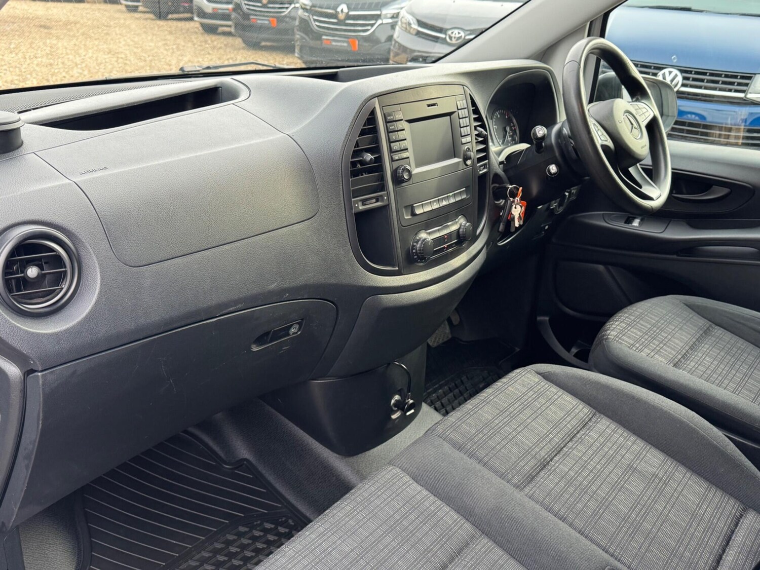 Used Mercedes-Benz Vito 2017 for sale - 77598093: Photo 20