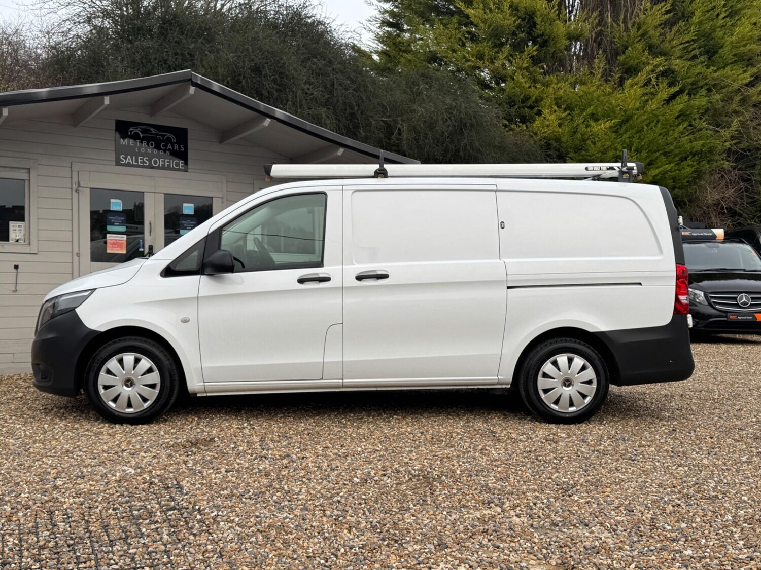 Used Mercedes-Benz Vito 2017 for sale - 77598093: Photo 6