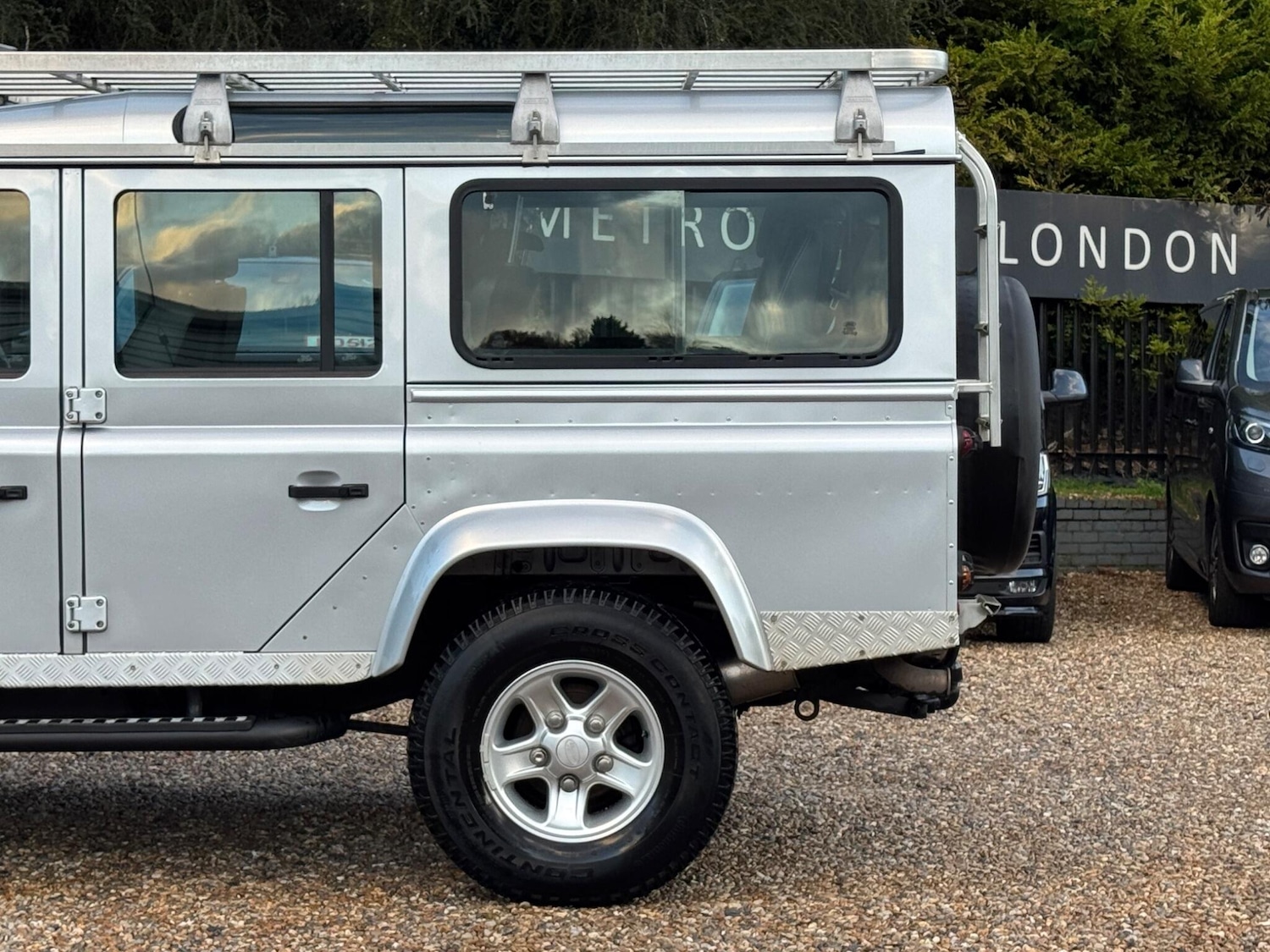 Used Land Rover Defender 2015 for sale - 77130659: Photo 11