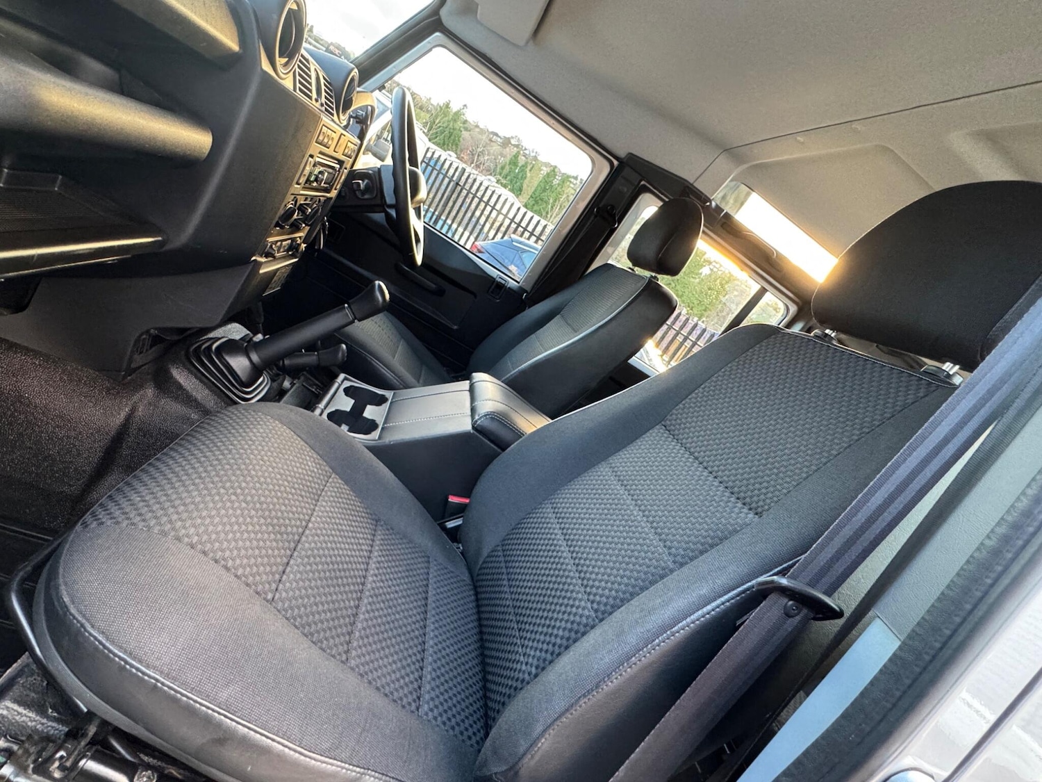 Used Land Rover Defender 2015 for sale - 77130659: Photo 17