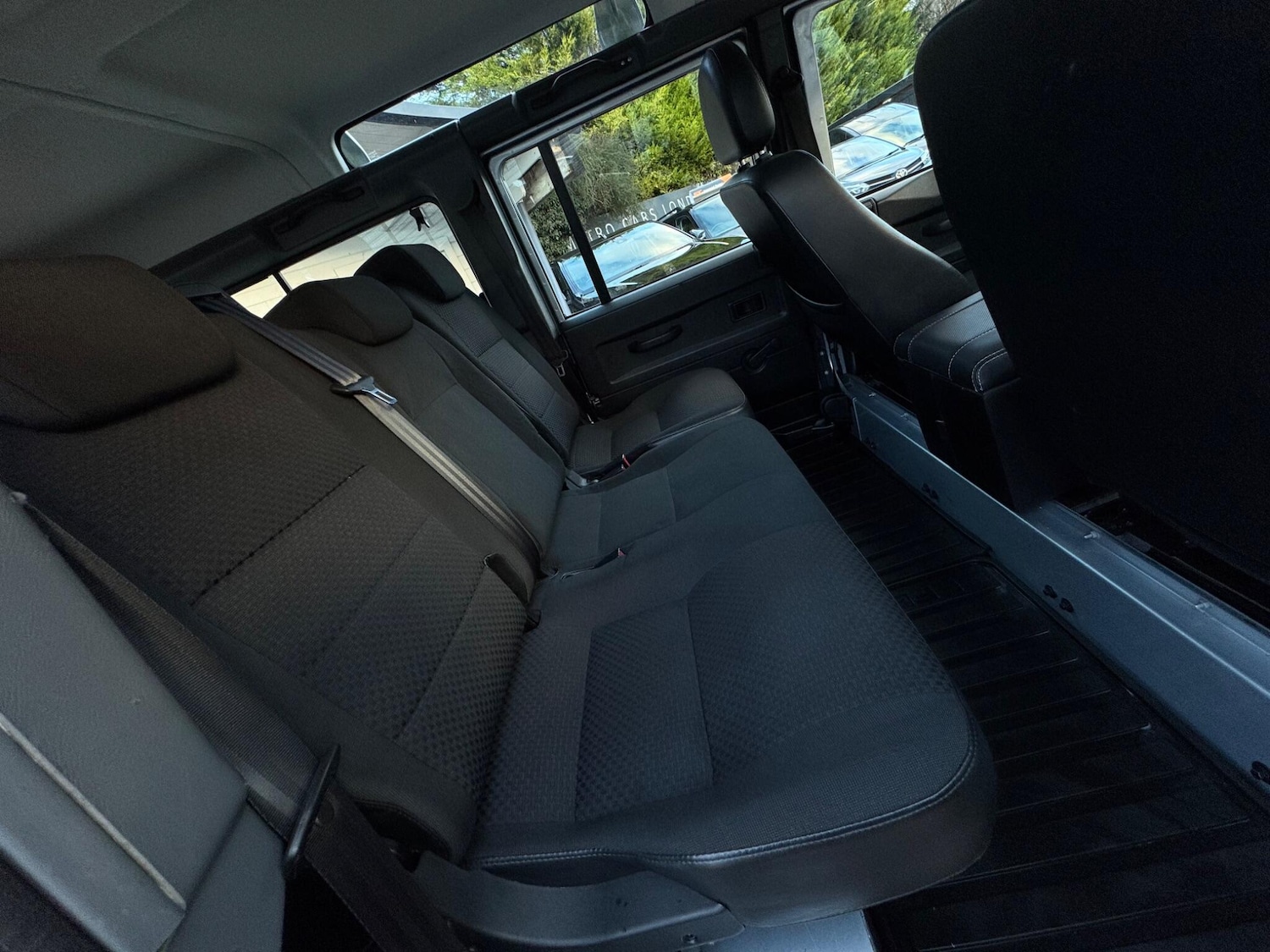 Used Land Rover Defender 2015 for sale - 77130659: Photo 18