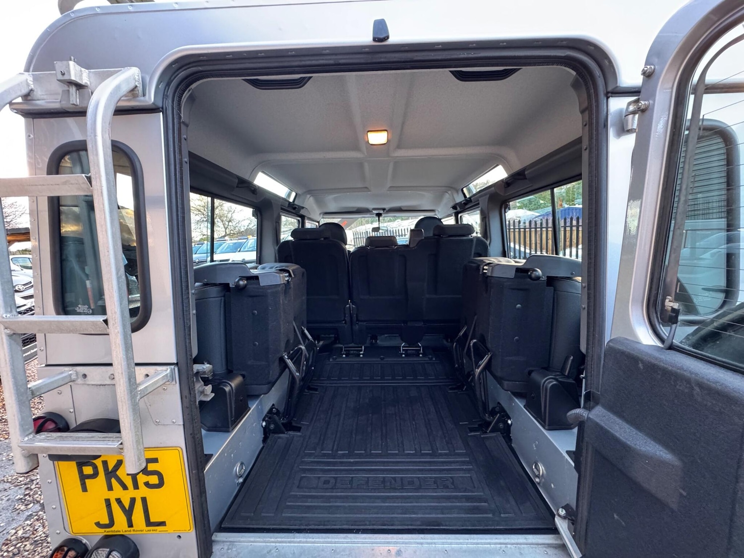 Used Land Rover Defender 2015 for sale - 77130659: Photo 25