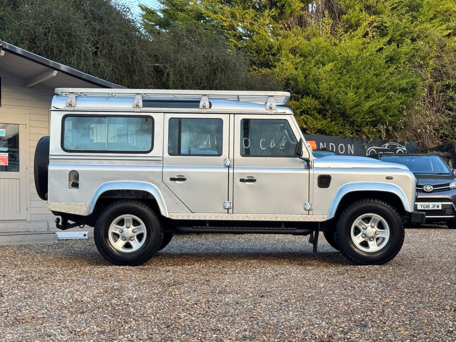 Used Land Rover Defender 2015 for sale - 77130659: Photo 3