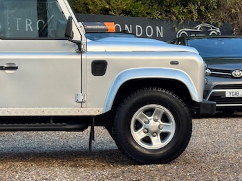 Used Land Rover Defender 2015 for sale - 77130659: Photo