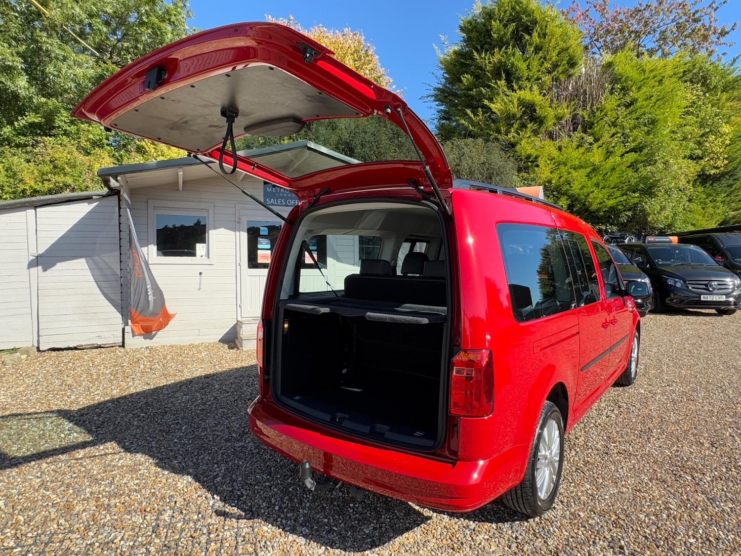 Used Volkswagen Caddy Maxi Life 2019 for sale - 76189620: Photo 8