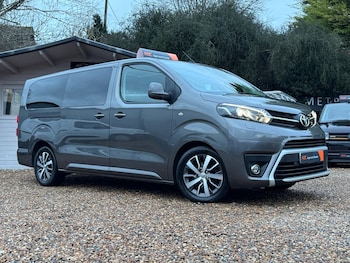 Used Toyota PROACE CITY Verso 2018 for sale - 76936473: Photo