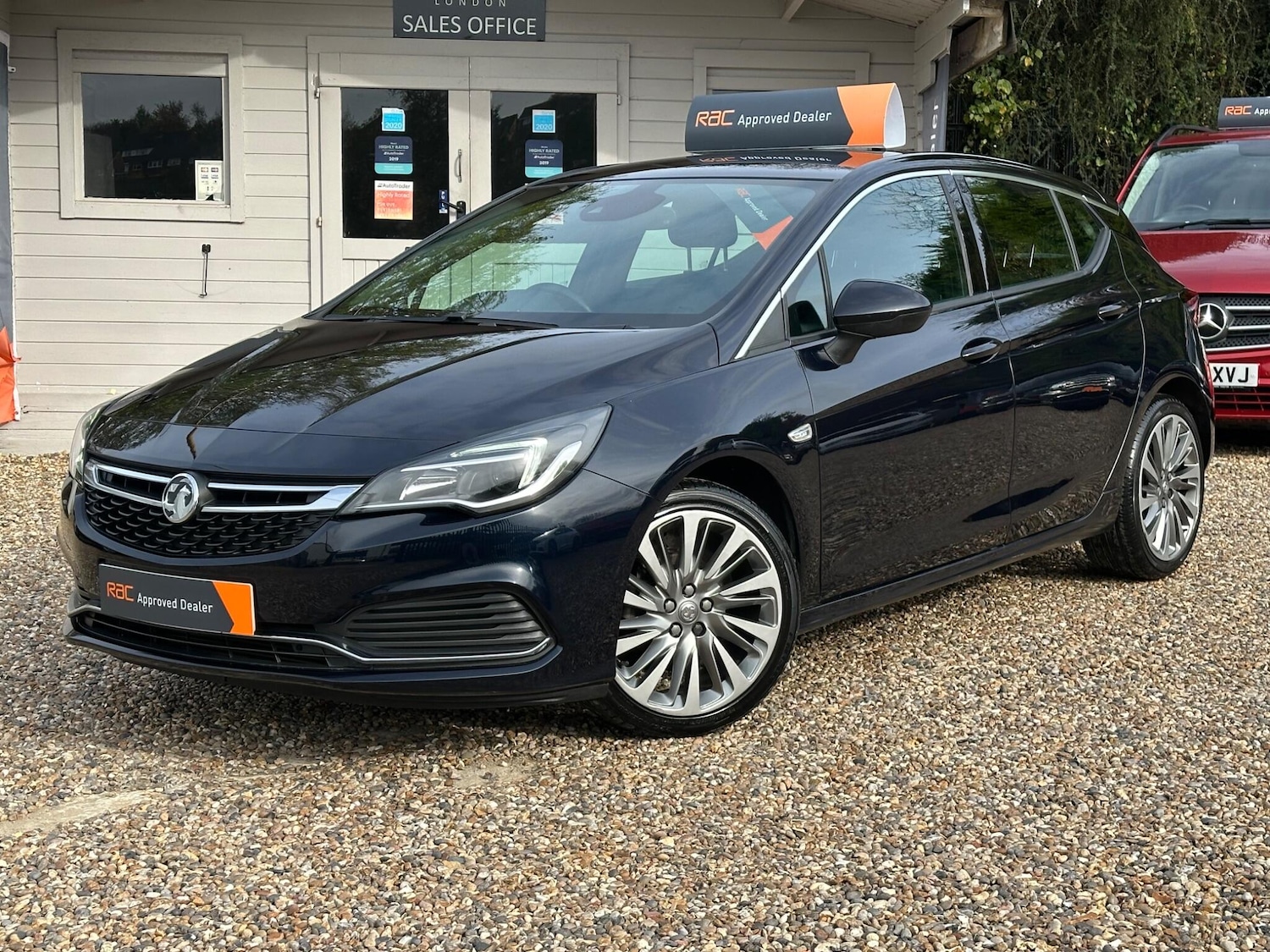 Used Vauxhall Astra 2019 for sale - 76424087: Photo 2