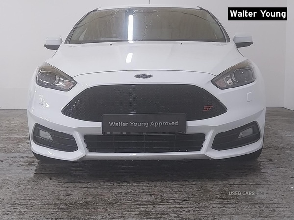 Used Ford Focus 2015 for sale - 76359590: Photo 2