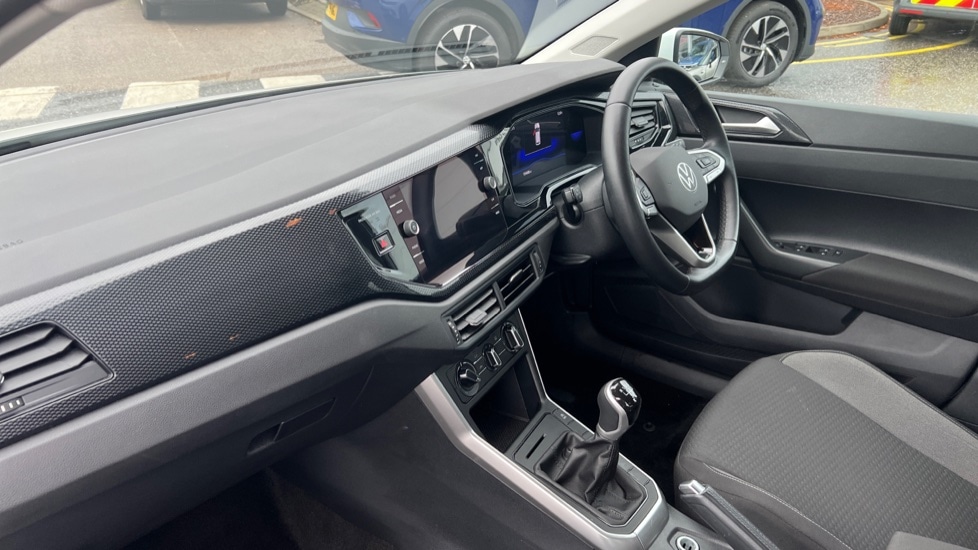 Used Volkswagen Polo 2024 for sale - 76870501: Photo 2