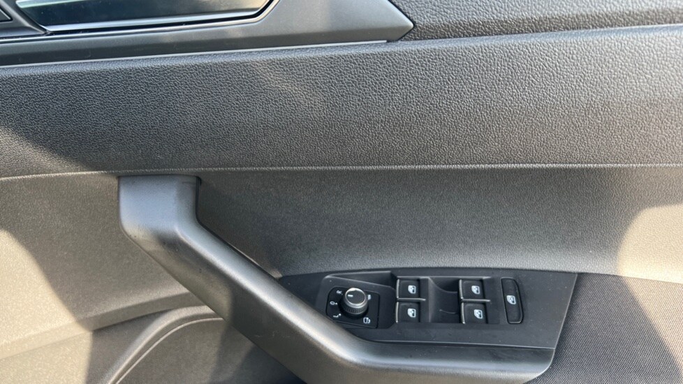 Used Volkswagen Taigo 2025 for sale - 76868425: Photo 37