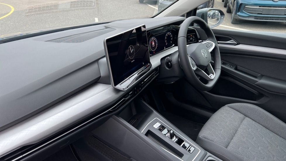 Used Volkswagen Golf 2025 for sale - 76870597: Photo 2