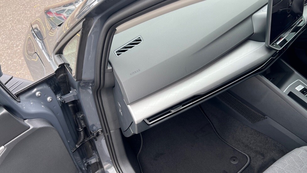 Used Volkswagen Golf 2025 for sale - 76870597: Photo 42