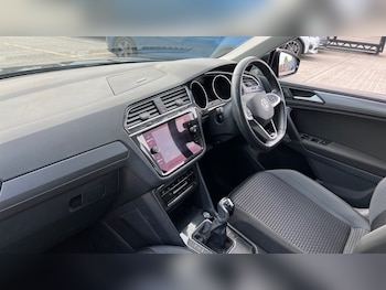 Used Volkswagen Tiguan 2022 for sale - 76168658: Photo 2
