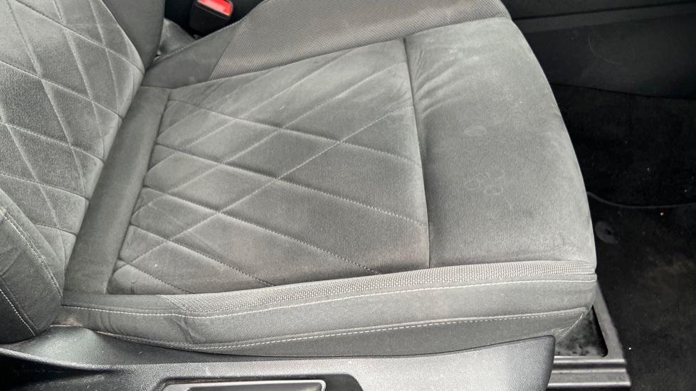 Used Volkswagen Golf 2020 for sale - 76717383: Photo 39