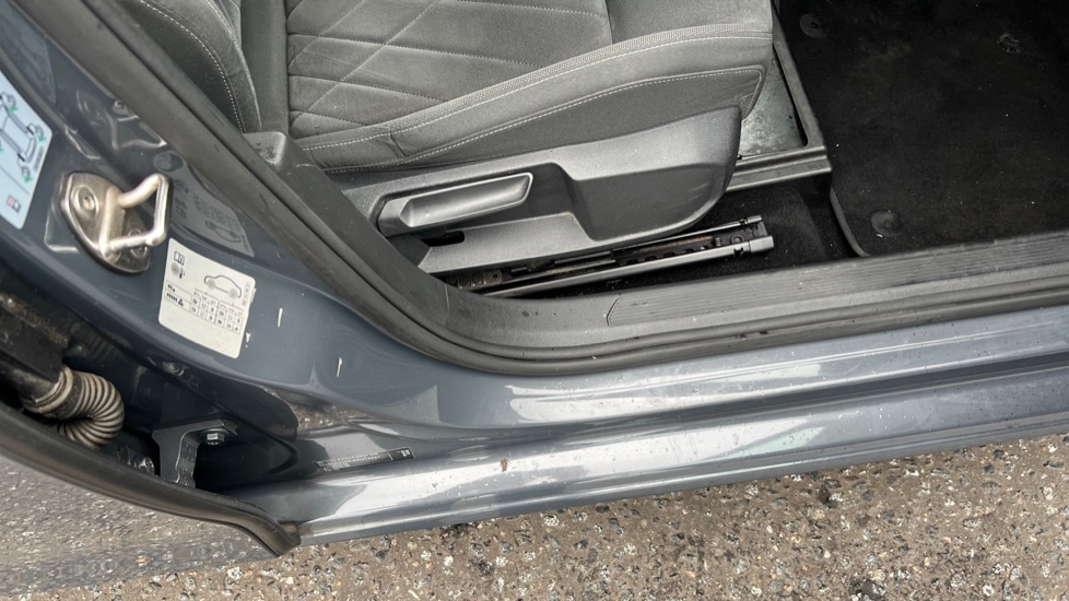 Used Volkswagen Golf 2020 for sale - 76717383: Photo 40