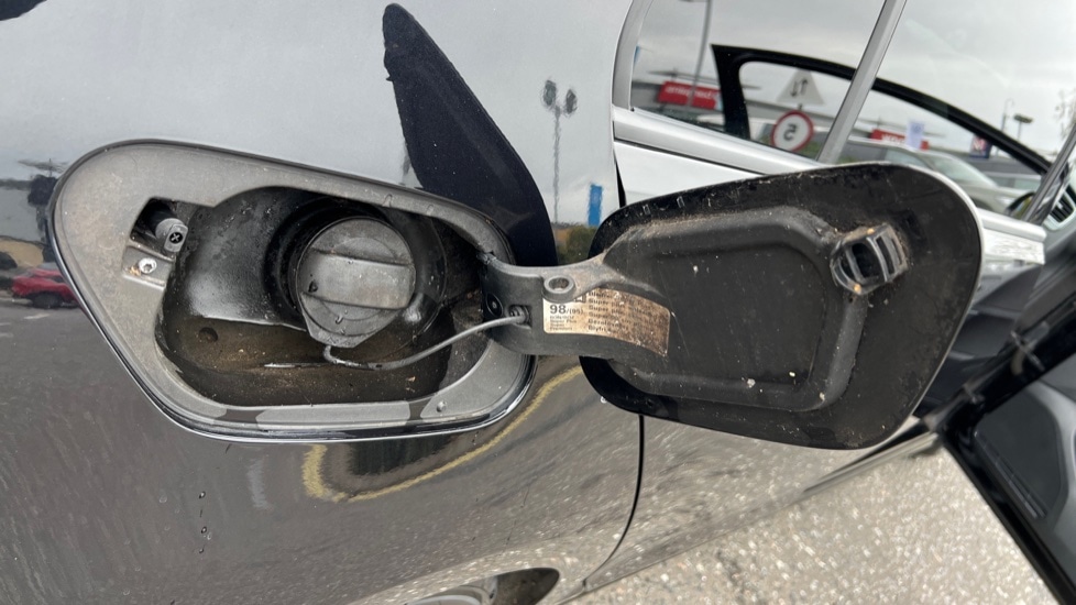 Used Volkswagen Golf 2017 for sale - 76869958: Photo 29