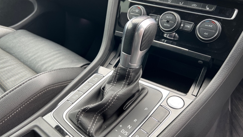 Used Volkswagen Golf 2017 for sale - 76869958: Photo 36