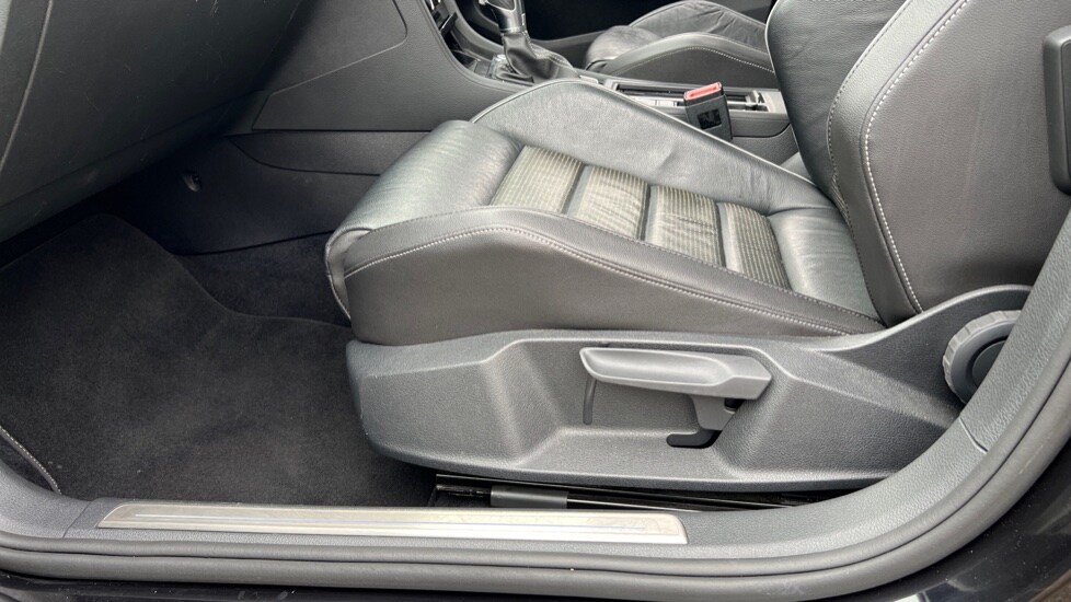 Used Volkswagen Golf 2017 for sale - 76869958: Photo 39