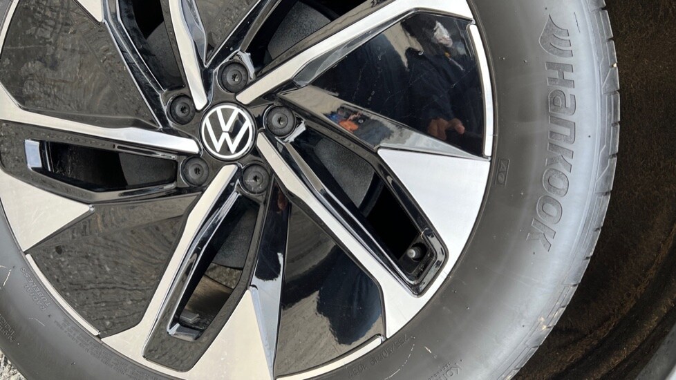 Used Volkswagen ID.4 2024 for sale - 76869474: Photo 60