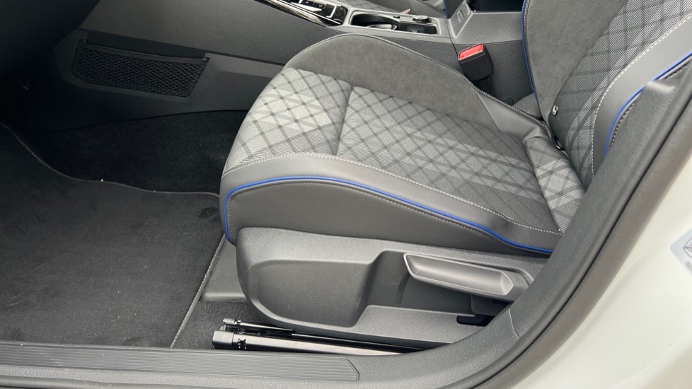 Used Volkswagen Golf 2025 for sale - 76297279: Photo 39