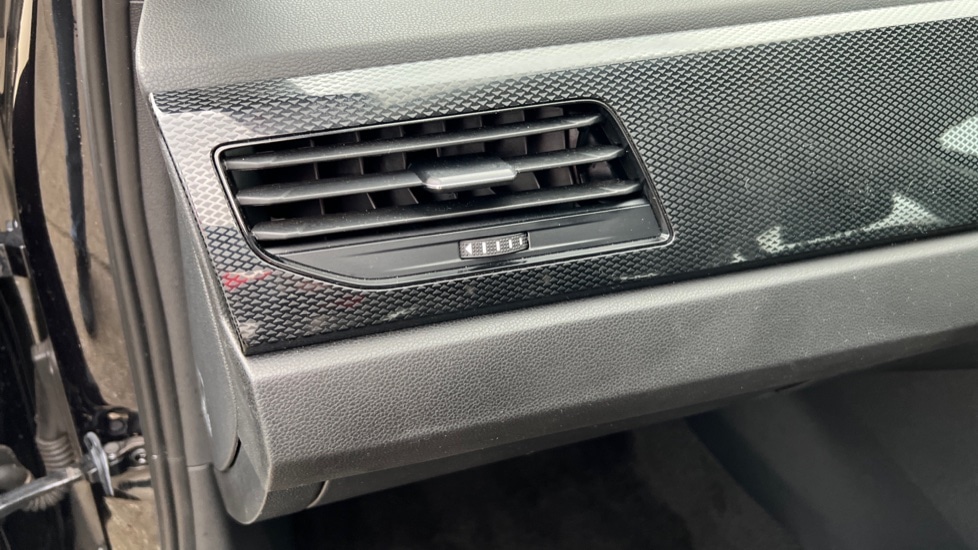 Used Volkswagen Polo 2024 for sale - 76872041: Photo 64