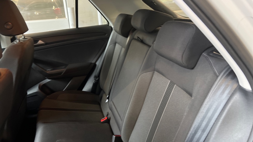 Used Volkswagen T-Roc 2023 for sale - 76872915: Photo 15