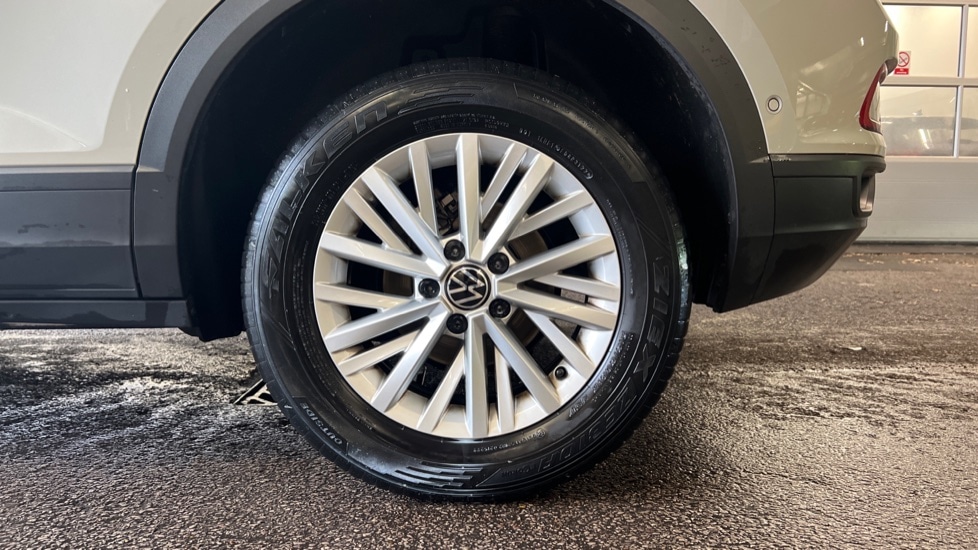 Used Volkswagen T-Roc 2023 for sale - 76872915: Photo 19