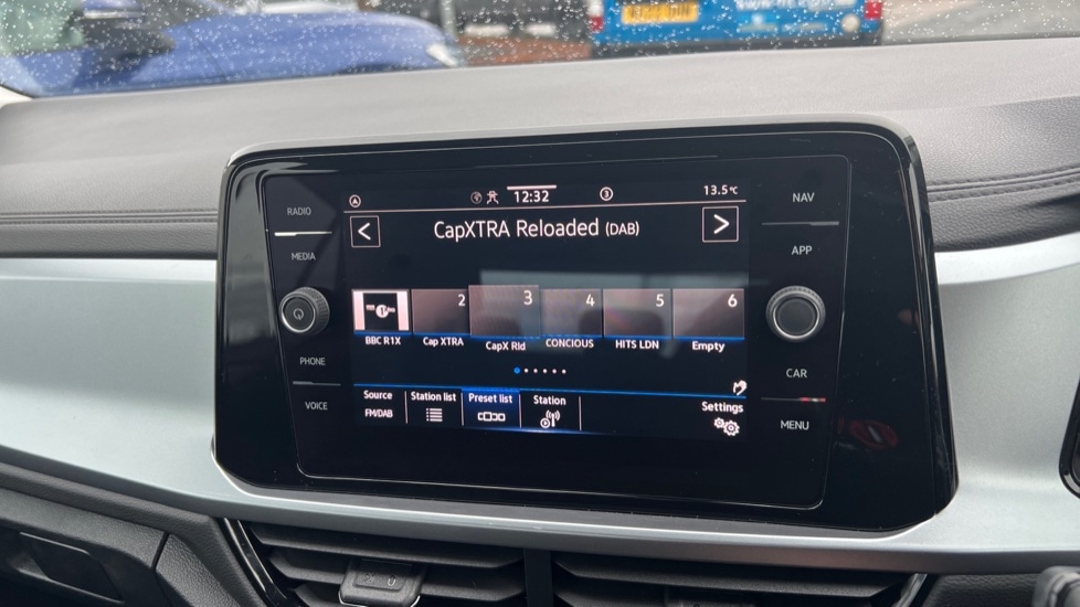 Used Volkswagen T-Roc 2023 for sale - 76872915: Photo 25