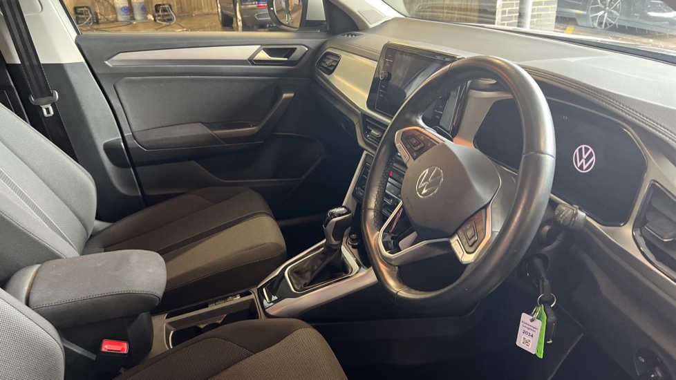 Used Volkswagen T-Roc 2023 for sale - 76872915: Photo 26