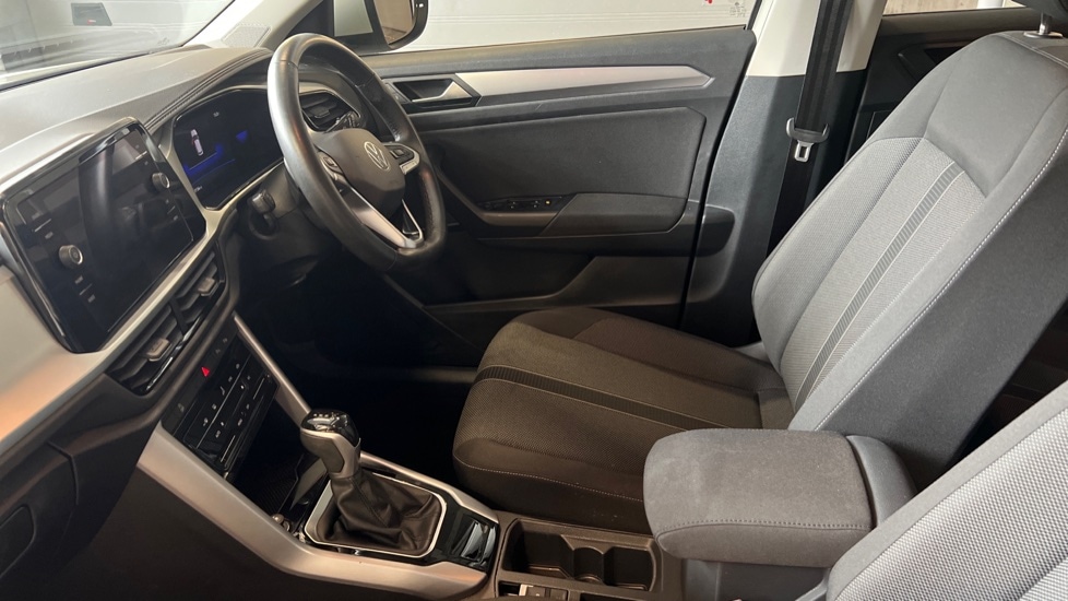 Used Volkswagen T-Roc 2023 for sale - 76872915: Photo 28