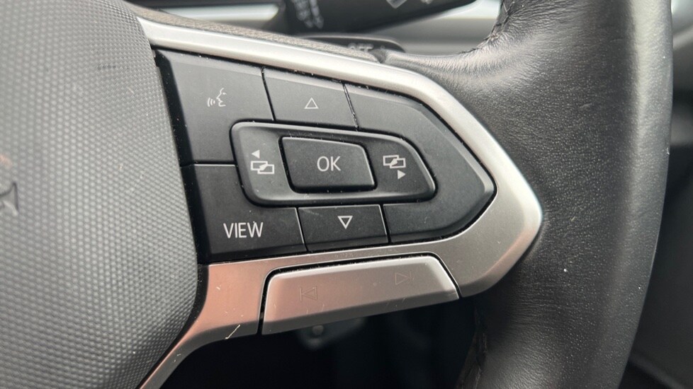 Used Volkswagen T-Roc 2023 for sale - 76872915: Photo 32