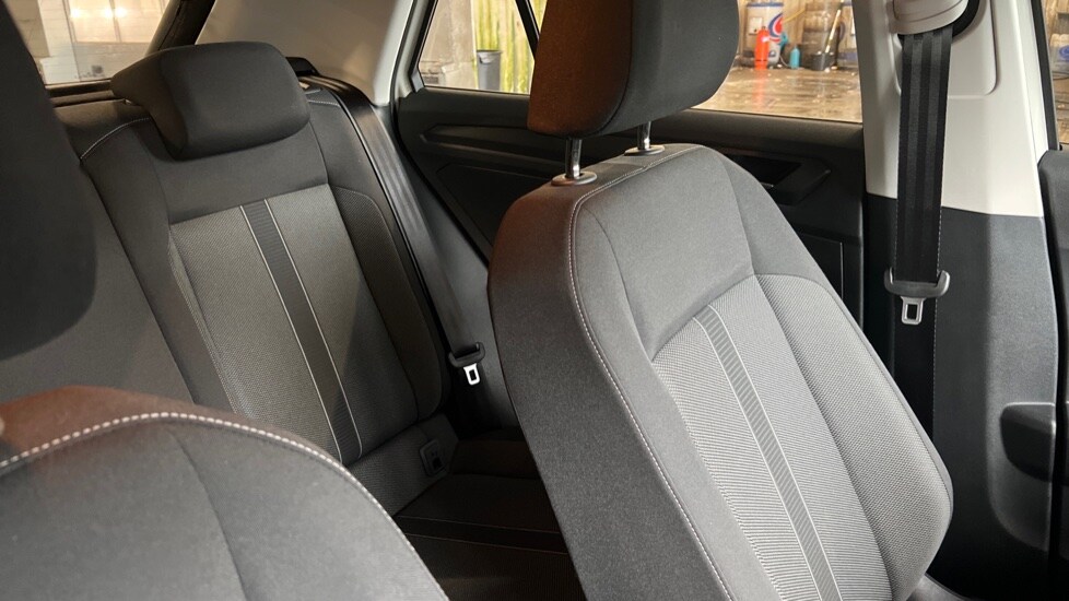 Used Volkswagen T-Roc 2023 for sale - 76872915: Photo 35