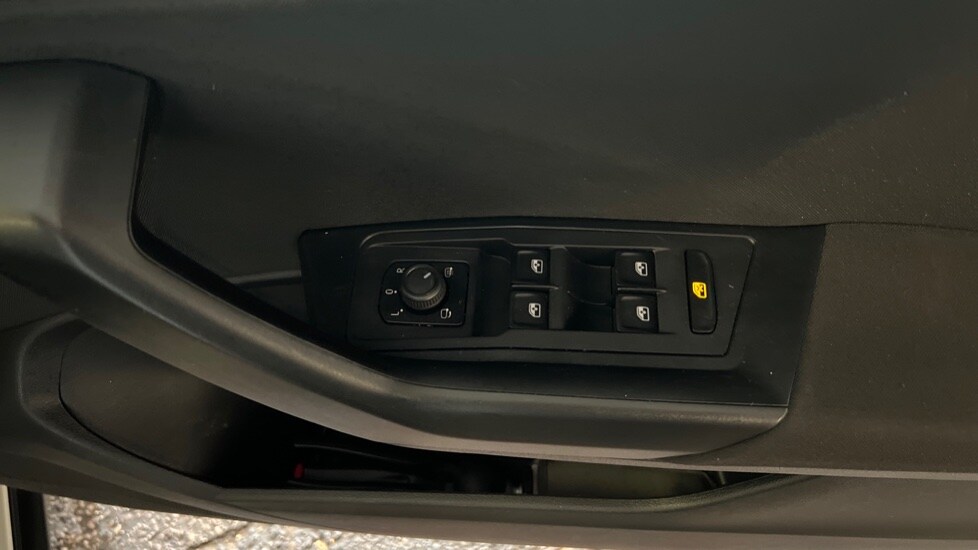 Used Volkswagen T-Roc 2023 for sale - 76872915: Photo 37