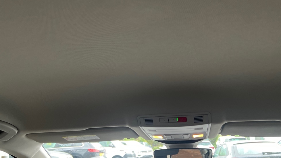 Used Volkswagen T-Roc 2023 for sale - 76872915: Photo 38