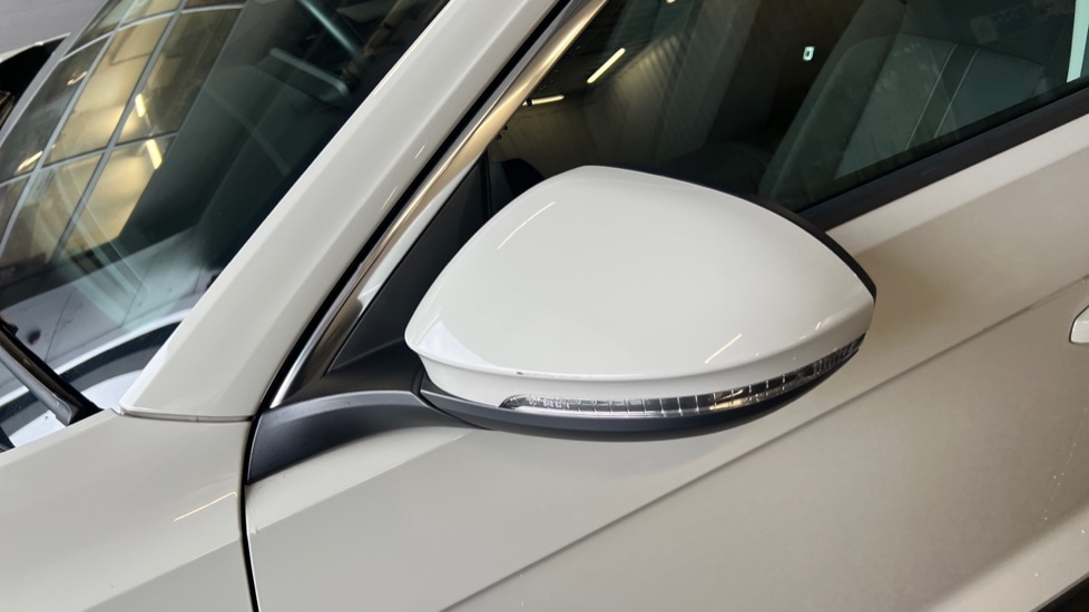 Used Volkswagen T-Roc 2023 for sale - 76872915: Photo 44