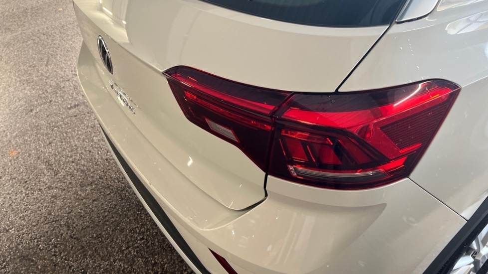 Used Volkswagen T-Roc 2023 for sale - 76872915: Photo 54