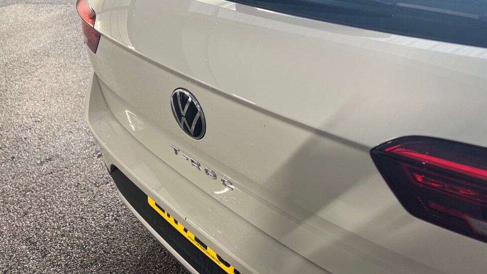 Used Volkswagen T-Roc 2023 for sale - 76872915: Photo 55