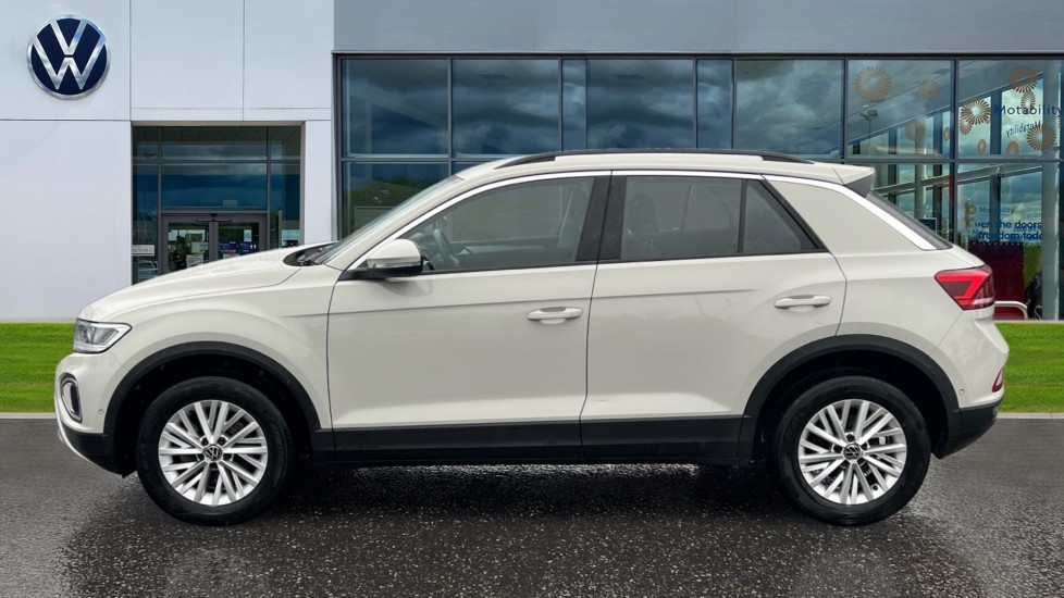 Used Volkswagen T-Roc 2023 for sale - 76872915: Photo 9