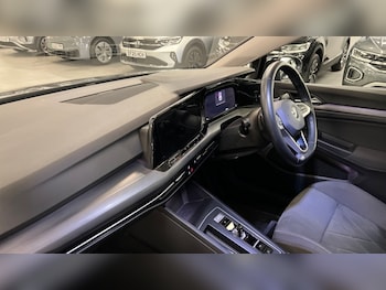 Used Volkswagen Golf 2021 for sale - 75653023: Photo
