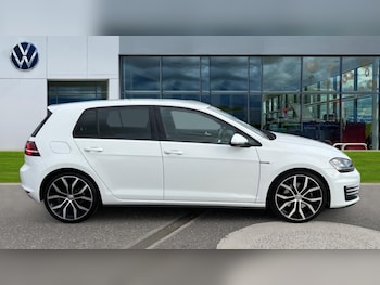 Used Volkswagen Golf 2017 for sale - 76361905: Photo