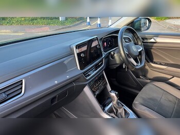 Used Volkswagen T-Roc 2024 for sale - 75763839: Photo