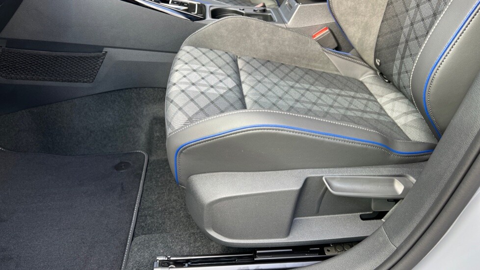 Used Volkswagen Golf 2025 for sale - 76534016: Photo 39